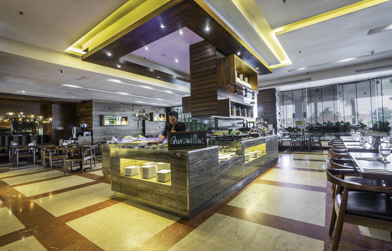 Crystal Crown Hotel Petaling Jaya Extérieur photo