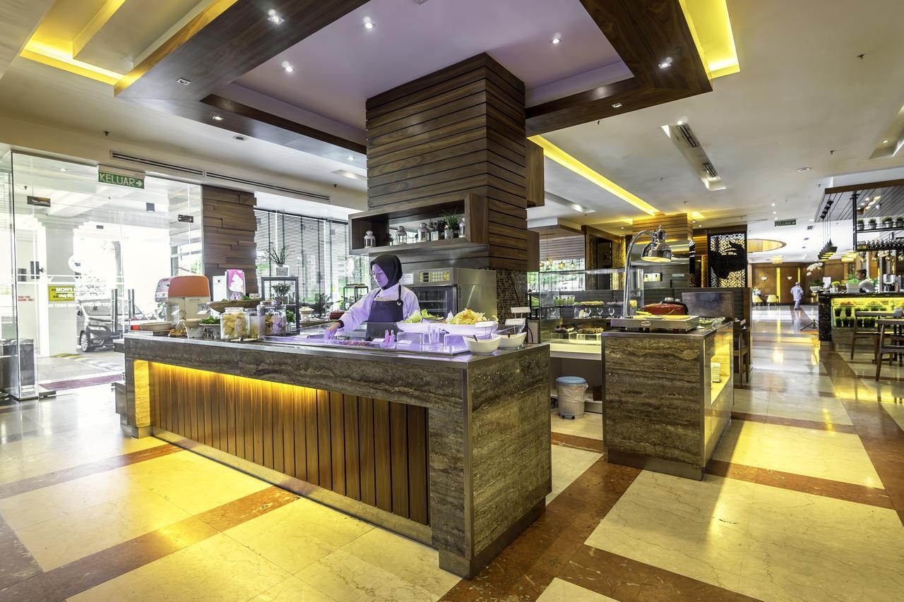 Crystal Crown Hotel Petaling Jaya Extérieur photo